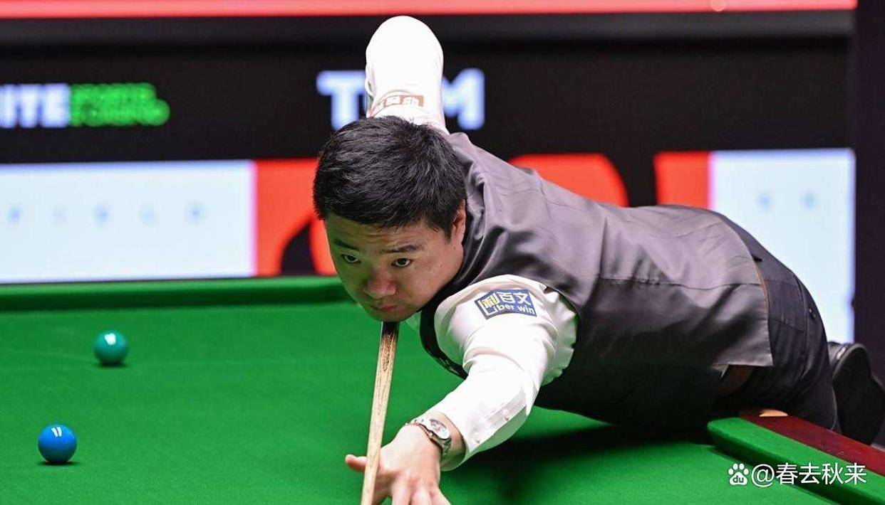 高举双臂向 高举双臂向