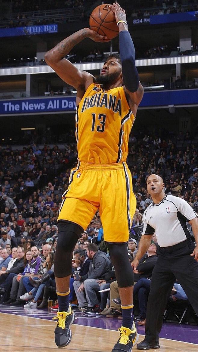 与球迷和其 与球迷和其